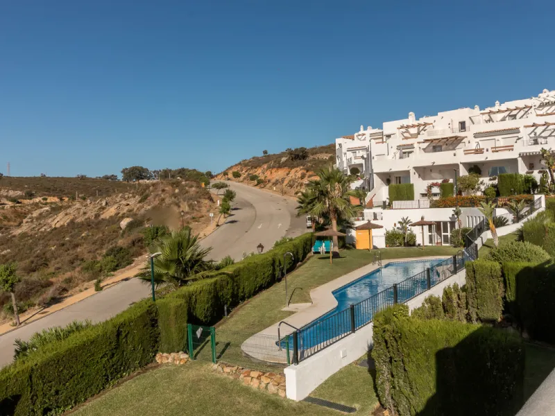 Unique Townhouse with Stunning Panoramic Sea Views.