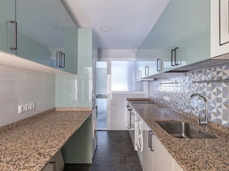 Apartment - Top Floor Apartment в продаже в Marbella, Málaga. В доме 3 спален и 3 ванных комнат. Площадь дома 98 м²