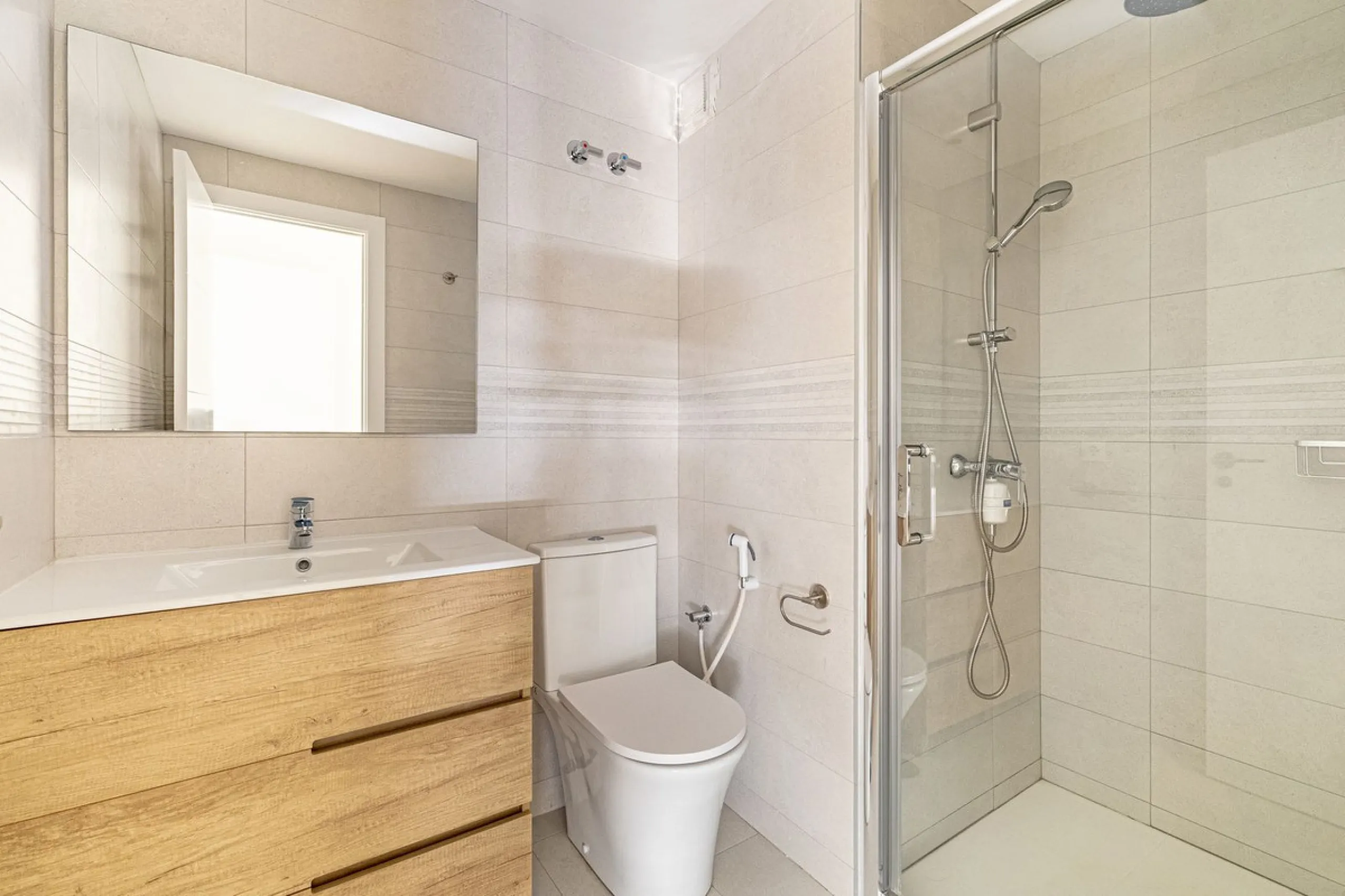 Apartment - Top Floor Apartment в продаже в Marbella, Málaga. В доме 3 спален и 3 ванных комнат. Площадь дома 98 м²