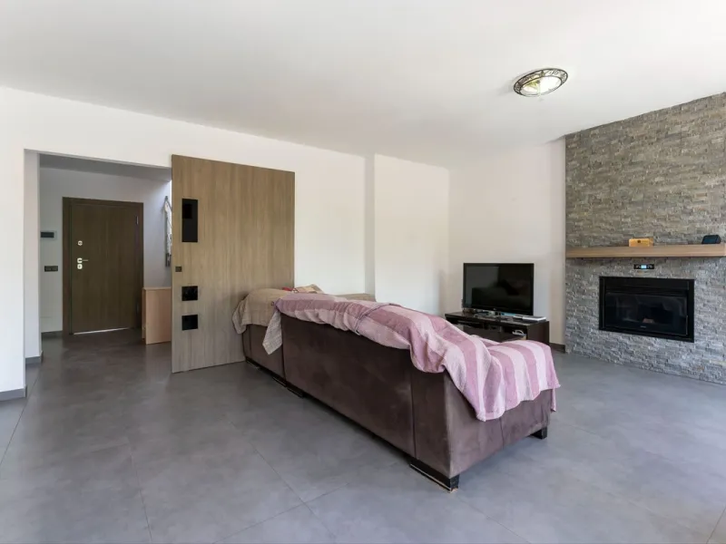 House - Detached Villa в продаже в Coín, Málaga. В доме 4 спален и 2 ванных комнат. Площадь дома 147 м². Площадь участка 600 м²