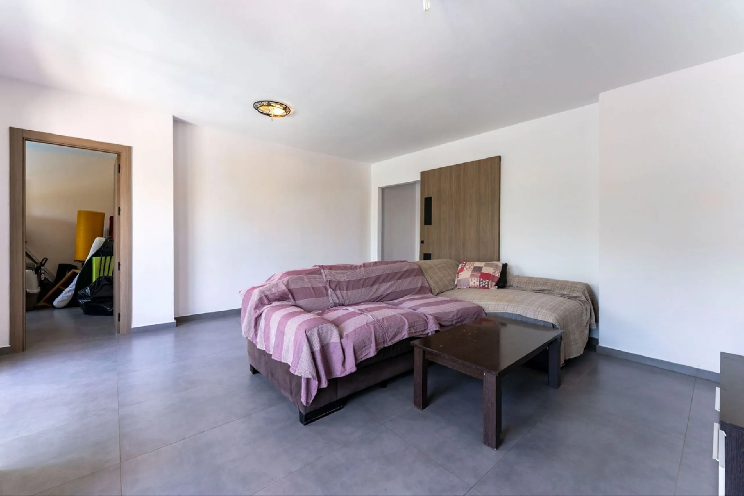 House - Detached Villa в продаже в Coín, Málaga. В доме 4 спален и 2 ванных комнат. Площадь дома 147 м². Площадь участка 600 м²