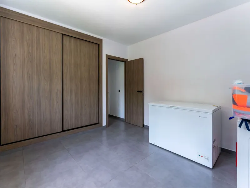 House - Detached Villa в продаже в Coín, Málaga. В доме 4 спален и 2 ванных комнат. Площадь дома 147 м². Площадь участка 600 м²