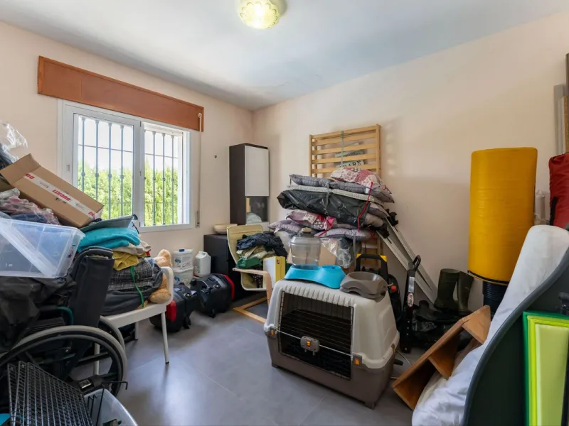 House - Detached Villa в продаже в Coín, Málaga. В доме 4 спален и 2 ванных комнат. Площадь дома 147 м². Площадь участка 600 м²