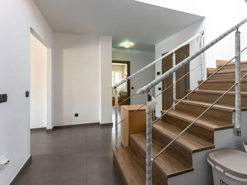 House - Detached Villa в продаже в Coín, Málaga. В доме 4 спален и 2 ванных комнат. Площадь дома 147 м². Площадь участка 600 м²