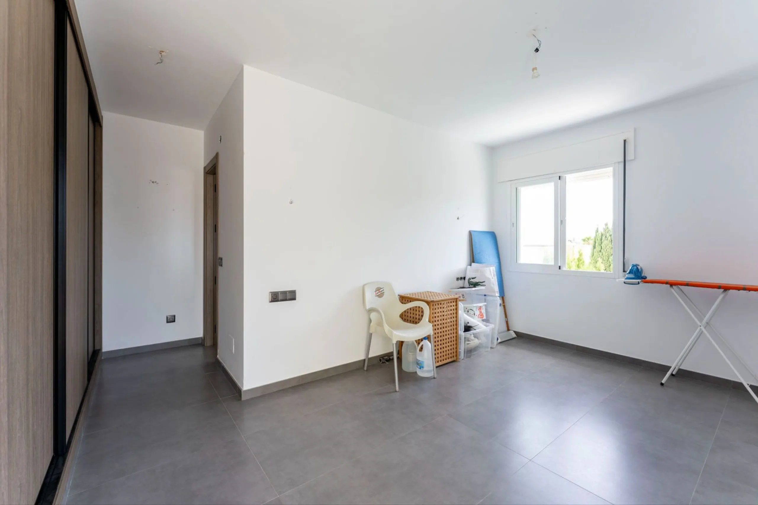 House - Detached Villa в продаже в Coín, Málaga. В доме 4 спален и 2 ванных комнат. Площадь дома 147 м². Площадь участка 600 м²
