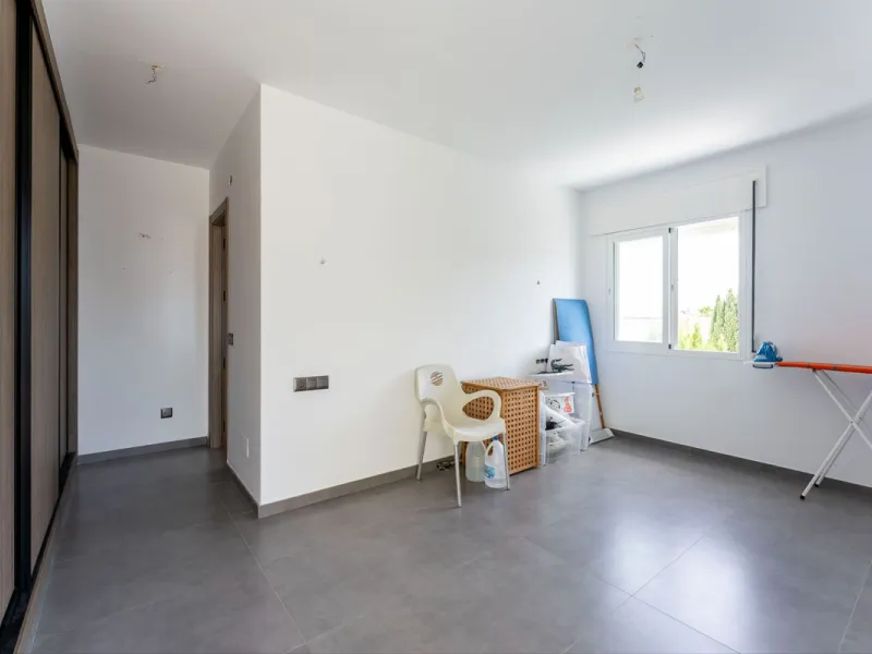 House - Detached Villa в продаже в Coín, Málaga. В доме 4 спален и 2 ванных комнат. Площадь дома 147 м². Площадь участка 600 м²