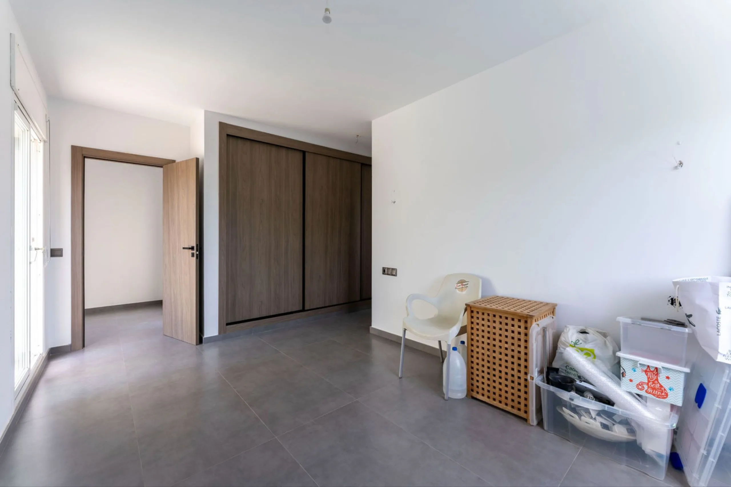 House - Detached Villa в продаже в Coín, Málaga. В доме 4 спален и 2 ванных комнат. Площадь дома 147 м². Площадь участка 600 м²