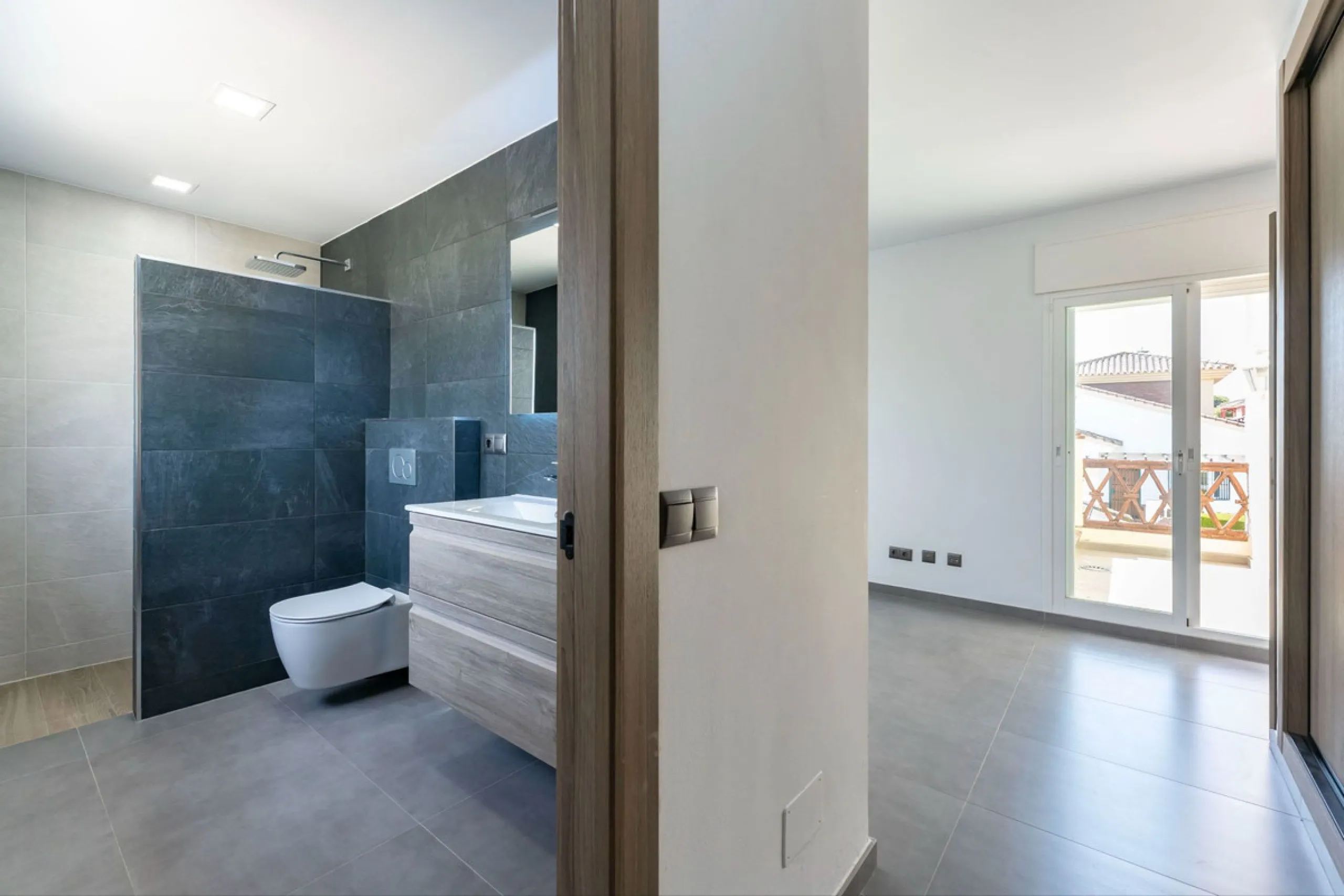 House - Detached Villa в продаже в Coín, Málaga. В доме 4 спален и 2 ванных комнат. Площадь дома 147 м². Площадь участка 600 м²