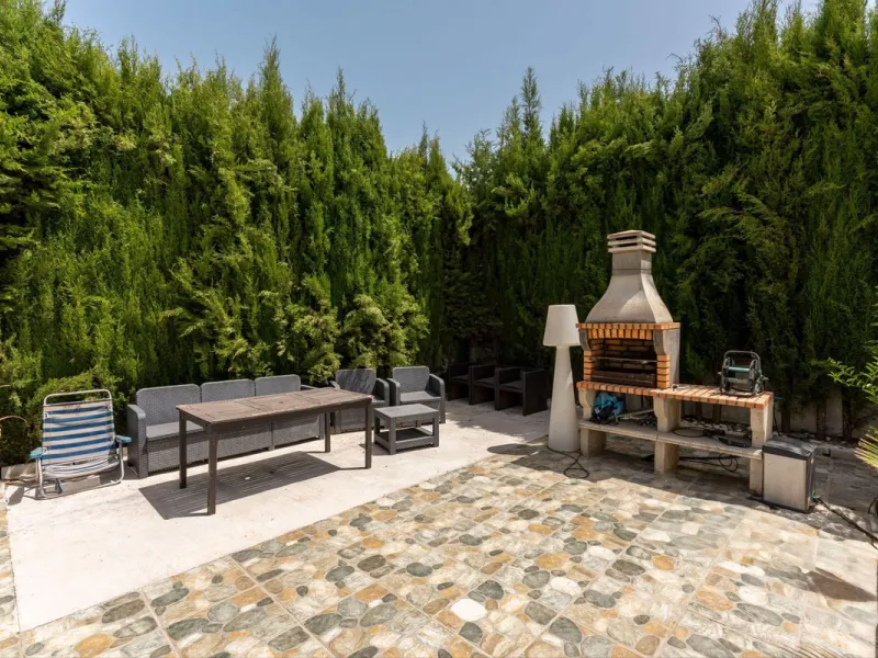 House - Detached Villa в продаже в Coín, Málaga. В доме 4 спален и 2 ванных комнат. Площадь дома 147 м². Площадь участка 600 м²