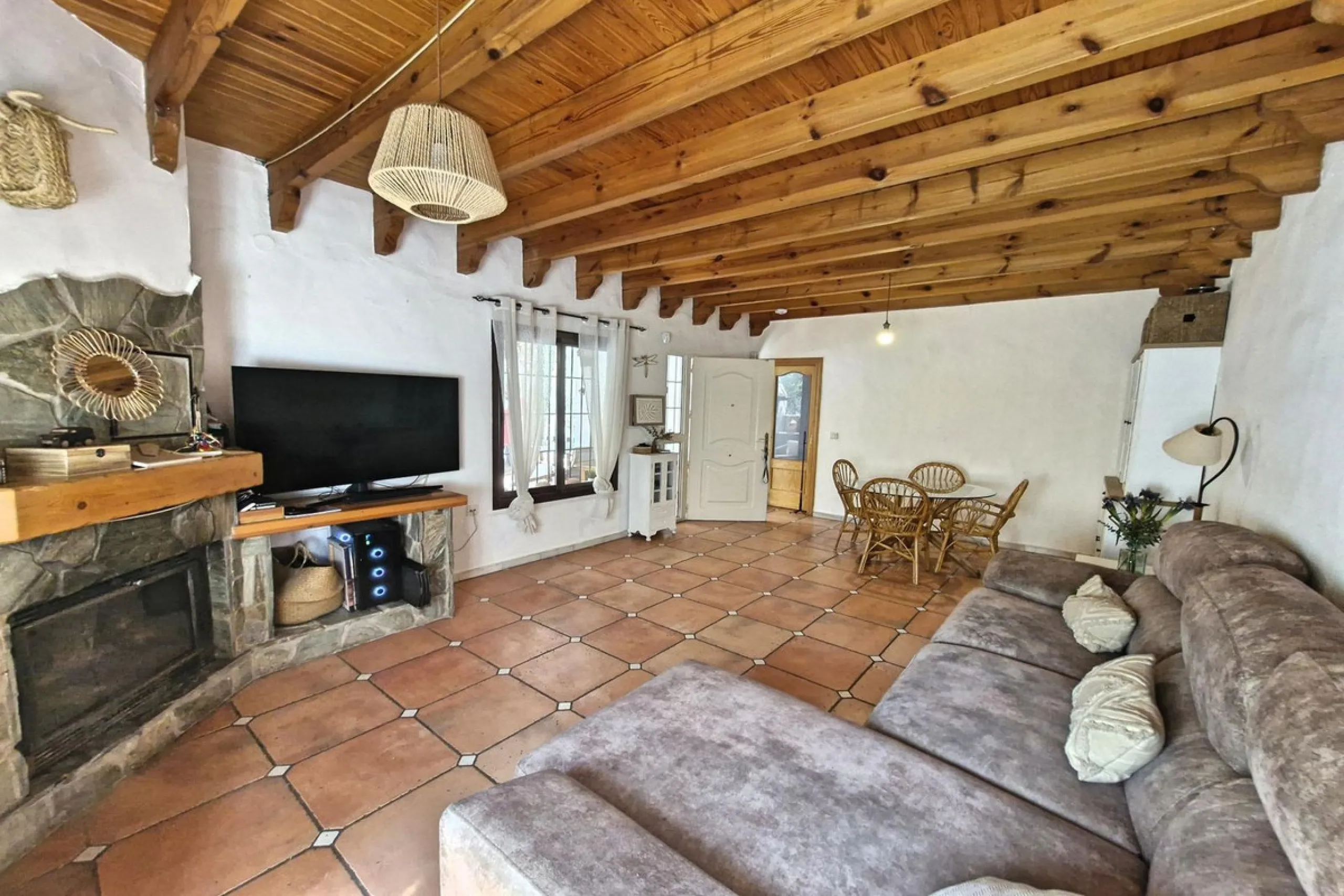 Charming Riverside Finca in Coín