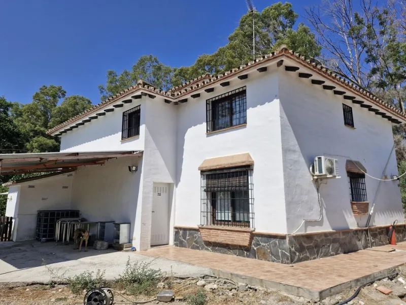 Charming Riverside Finca in Coín