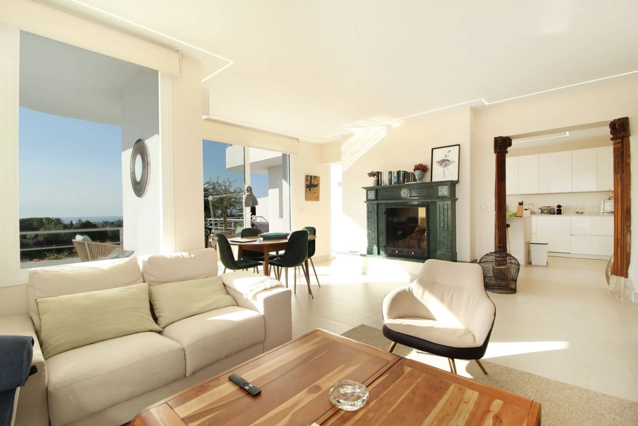 This beautifully refurbished third floor corner apartment in this sought after urbanisation has been upgraded to the highest standards, and is a delightful mix of modern elegance and comfort.