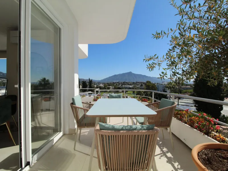 This beautifully refurbished third floor corner apartment in this sought after urbanisation has been upgraded to the highest standards, and is a delightful mix of modern elegance and comfort.