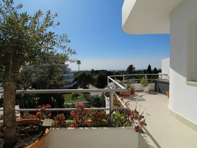 This beautifully refurbished third floor corner apartment in this sought after urbanisation has been upgraded to the highest standards, and is a delightful mix of modern elegance and comfort.