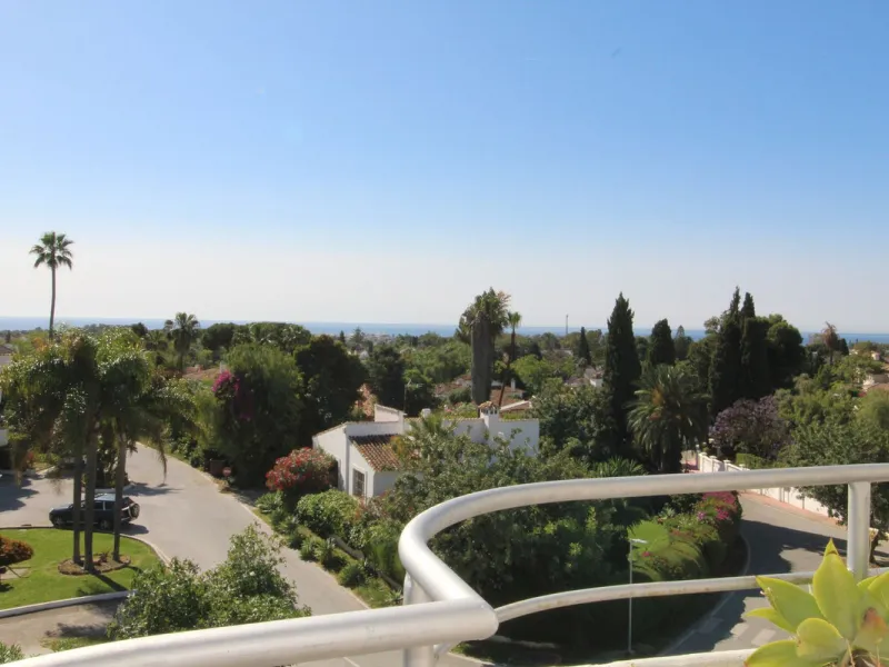 This beautifully refurbished third floor corner apartment in this sought after urbanisation has been upgraded to the highest standards, and is a delightful mix of modern elegance and comfort.