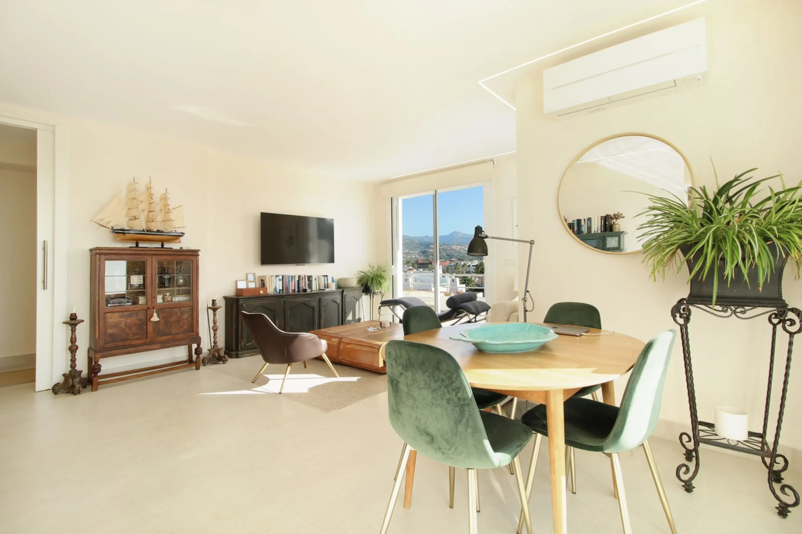This beautifully refurbished third floor corner apartment in this sought after urbanisation has been upgraded to the highest standards, and is a delightful mix of modern elegance and comfort.