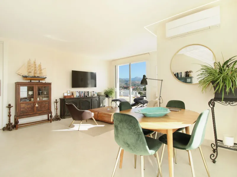 This beautifully refurbished third floor corner apartment in this sought after urbanisation has been upgraded to the highest standards, and is a delightful mix of modern elegance and comfort.