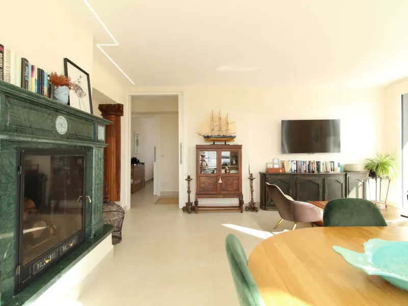 This beautifully refurbished third floor corner apartment in this sought after urbanisation has been upgraded to the highest standards, and is a delightful mix of modern elegance and comfort.