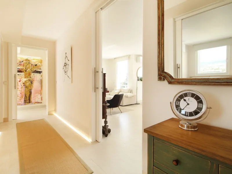 This beautifully refurbished third floor corner apartment in this sought after urbanisation has been upgraded to the highest standards, and is a delightful mix of modern elegance and comfort.