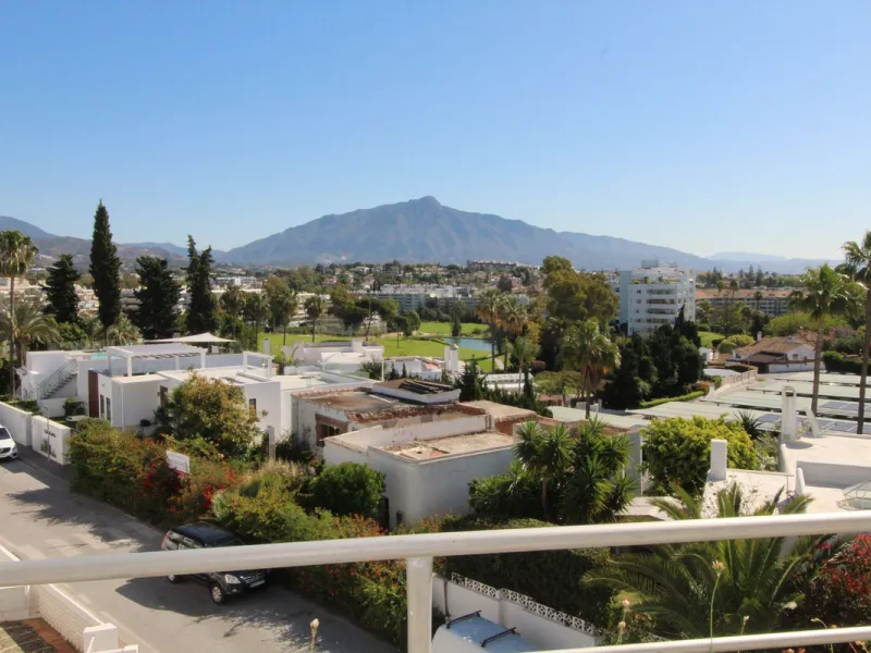 This beautifully refurbished third floor corner apartment in this sought after urbanisation has been upgraded to the highest standards, and is a delightful mix of modern elegance and comfort.