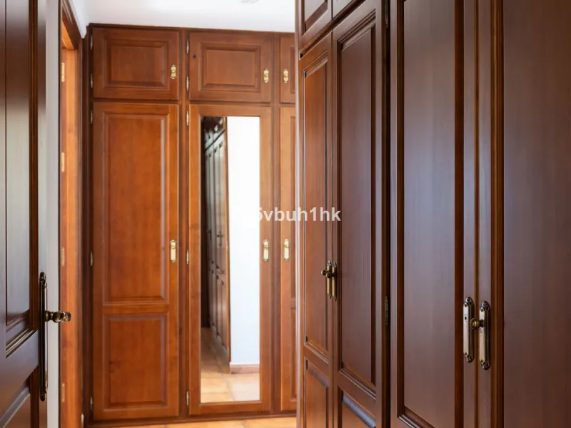We are thrilled to present our exclusive listing; an unparalleled opportunity to own an exquisite and modern villa located in the highly sought-after area of San Pedro de Alcantara. Renovated and in impeccable condition, this property epitomizes luxurious