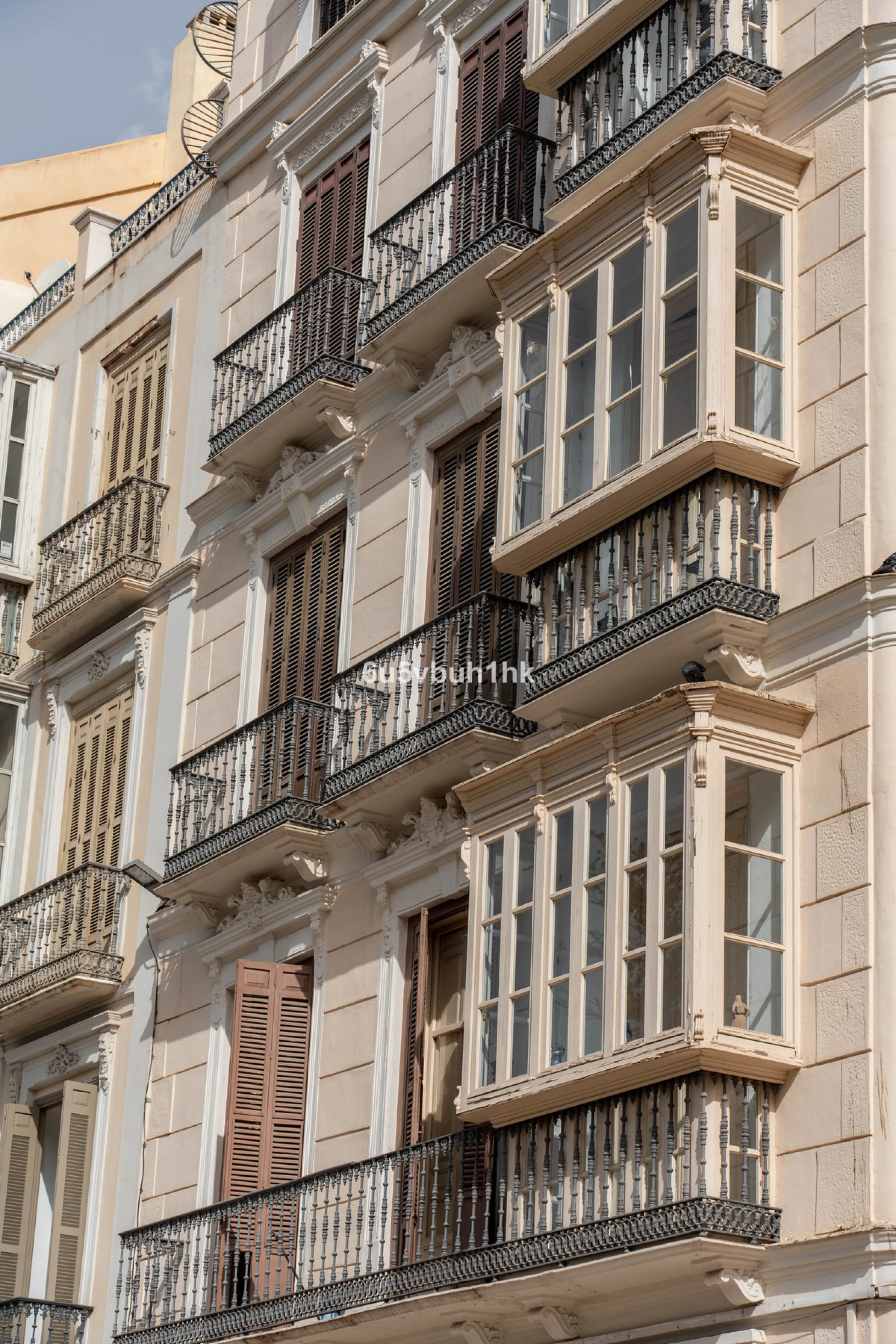 In the very heart of Málaga's historic centre, on the corner of two charming pedestrian streets, lies one of those treasures that makes the hearts of architecture lovers beat faster. This is not a move-in-ready home — it's an invitation to dream, to trans