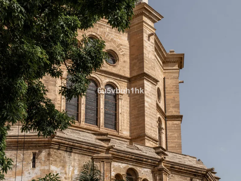 In the very heart of Málaga's historic centre, on the corner of two charming pedestrian streets, lies one of those treasures that makes the hearts of architecture lovers beat faster. This is not a move-in-ready home — it's an invitation to dream, to trans