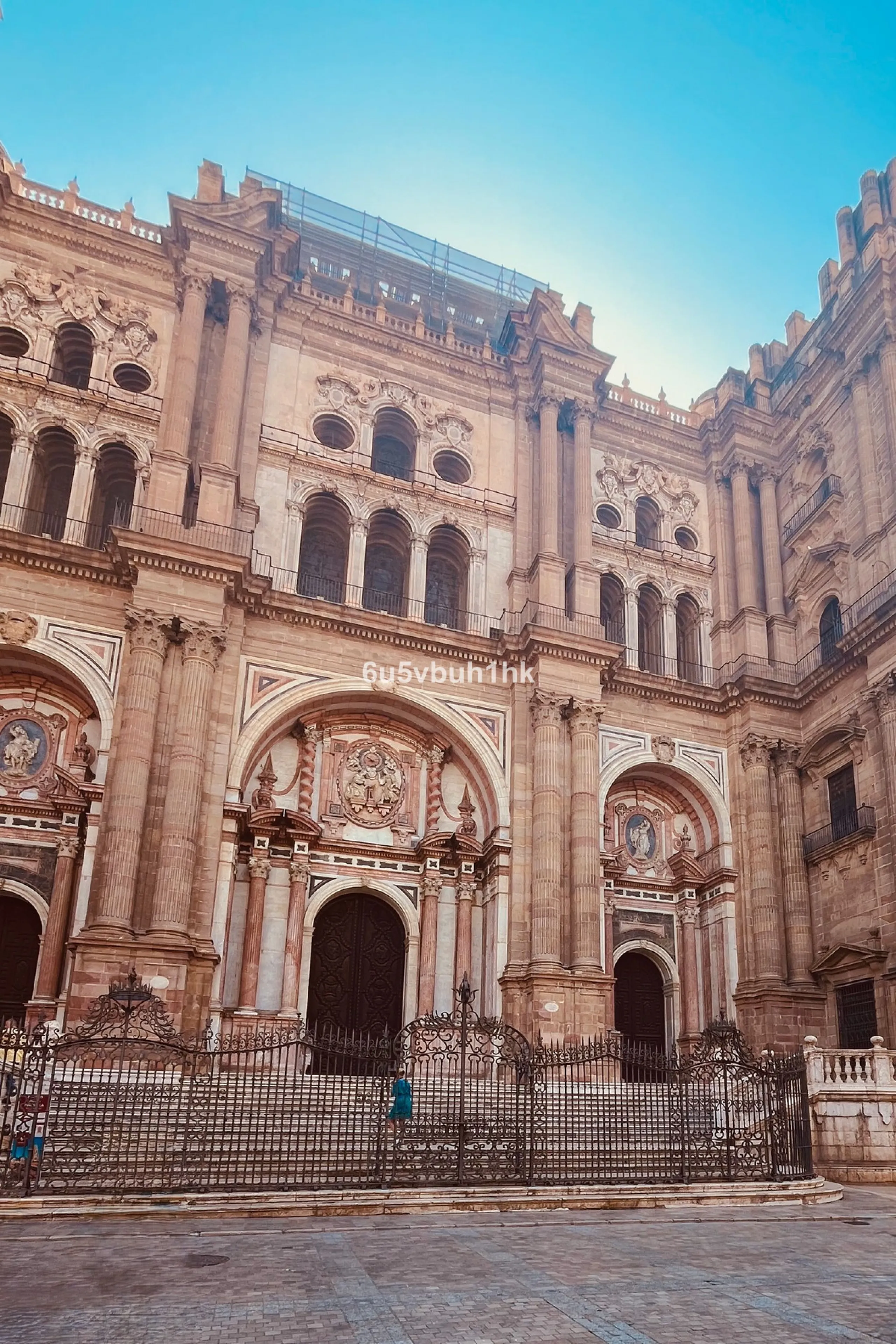 In the very heart of Málaga's historic centre, on the corner of two charming pedestrian streets, lies one of those treasures that makes the hearts of architecture lovers beat faster. This is not a move-in-ready home — it's an invitation to dream, to trans