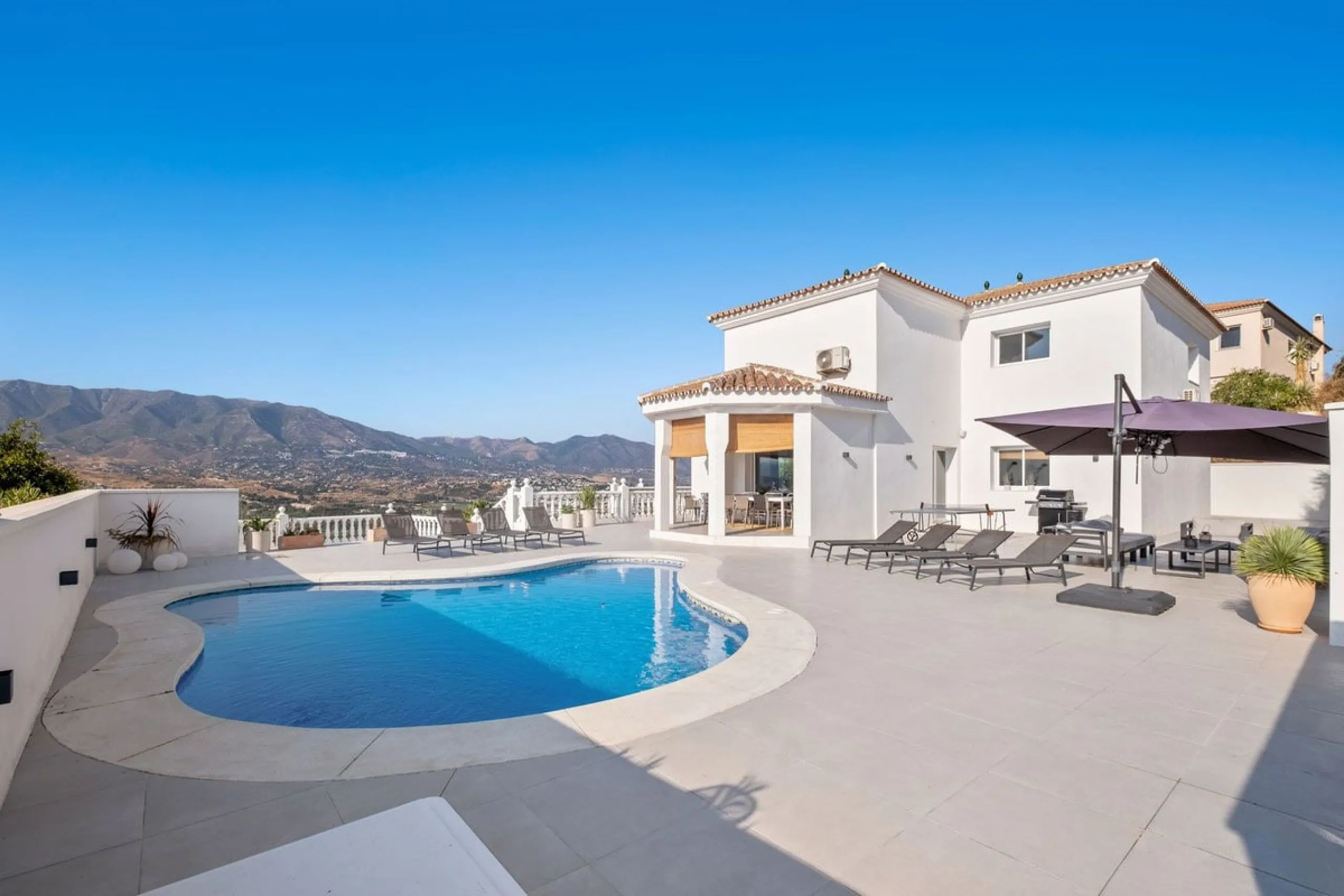Luxury Villa with Panoramic Views, Private Pool & Proven Rental Returns