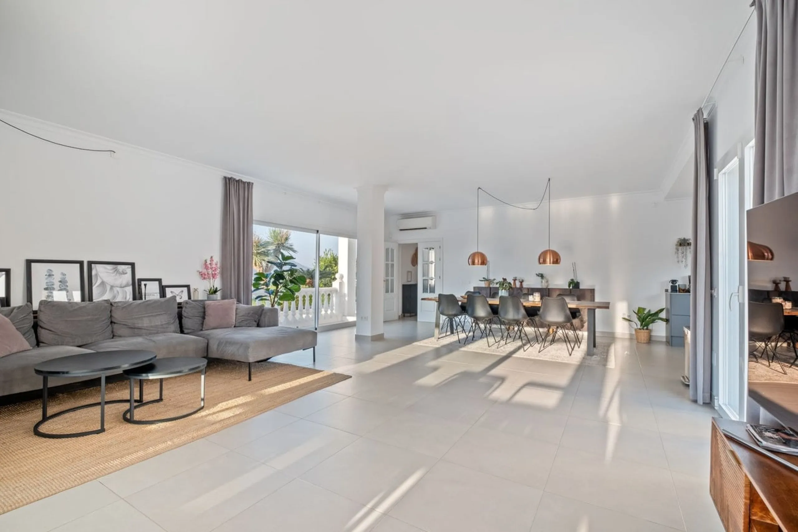 Luxury Villa with Panoramic Views, Private Pool & Proven Rental Returns