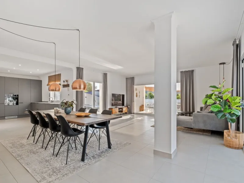 Luxury Villa with Panoramic Views, Private Pool & Proven Rental Returns