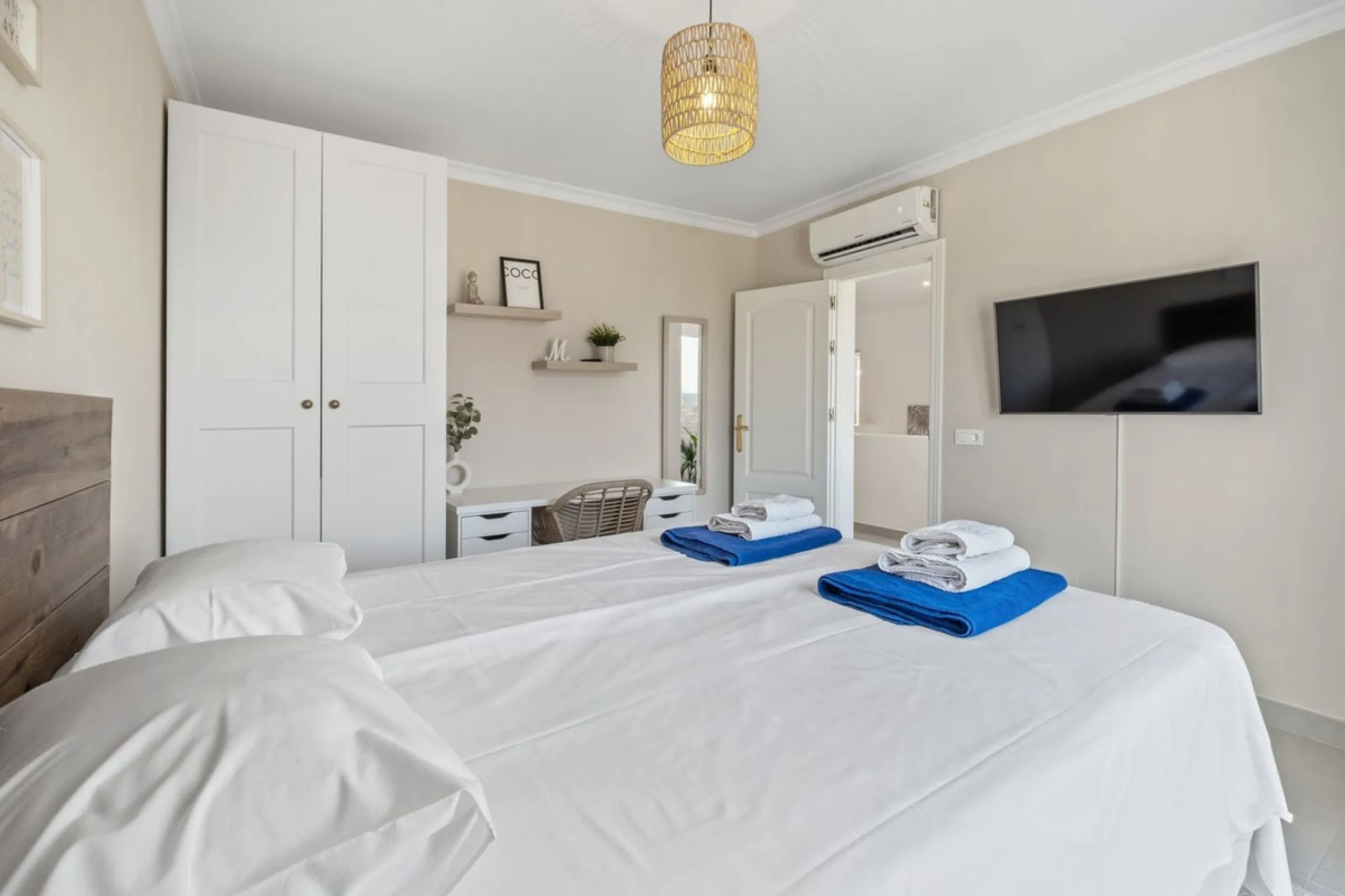 Luxury Villa with Panoramic Views, Private Pool & Proven Rental Returns