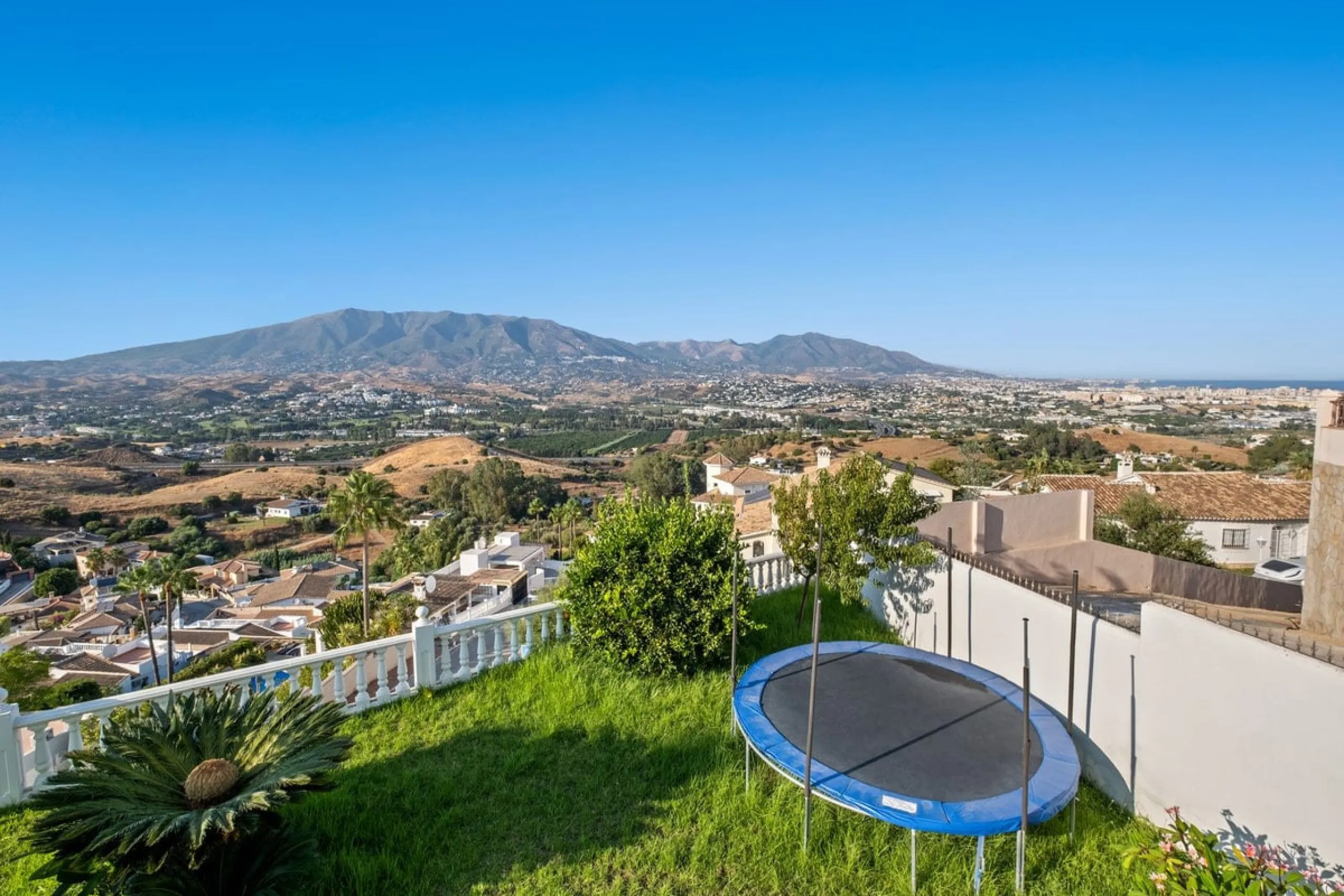 Luxury Villa with Panoramic Views, Private Pool & Proven Rental Returns