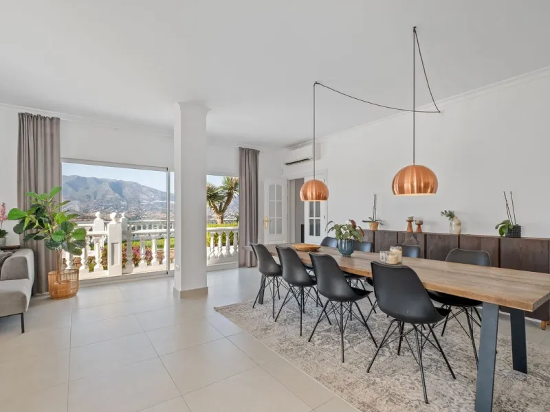 Luxury Villa with Panoramic Views, Private Pool & Proven Rental Returns