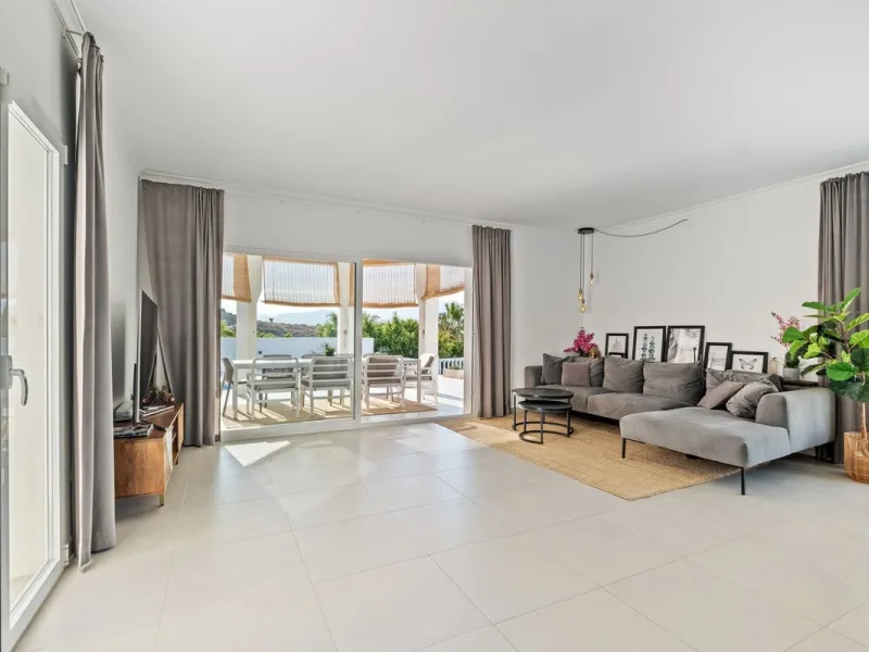 Luxury Villa with Panoramic Views, Private Pool & Proven Rental Returns