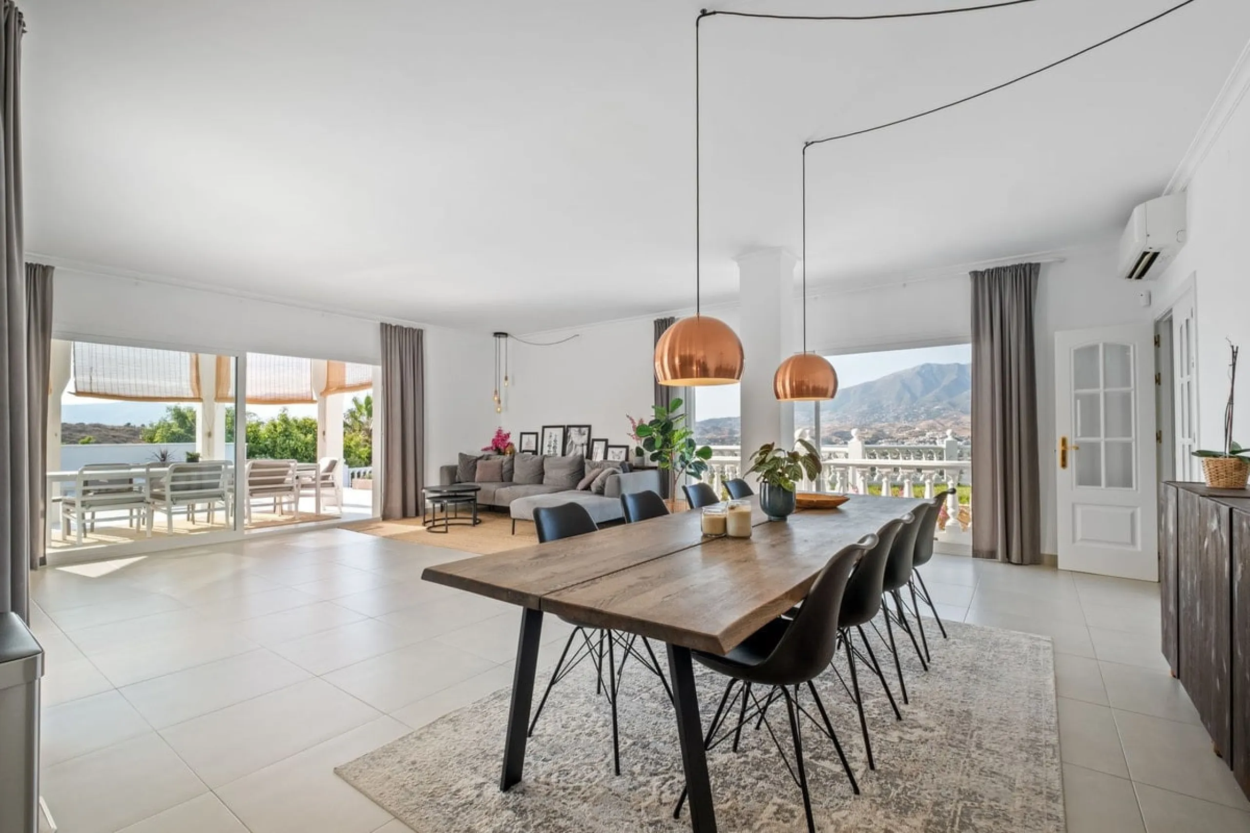 Luxury Villa with Panoramic Views, Private Pool & Proven Rental Returns