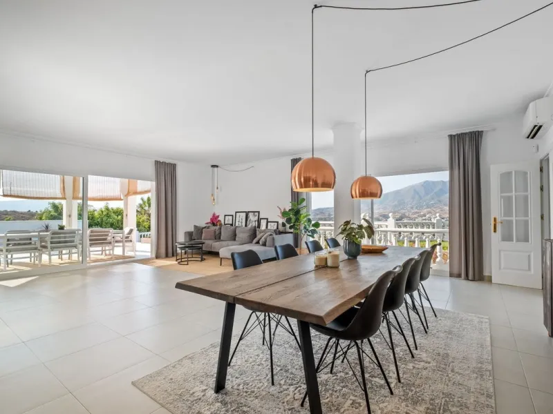 Luxury Villa with Panoramic Views, Private Pool & Proven Rental Returns