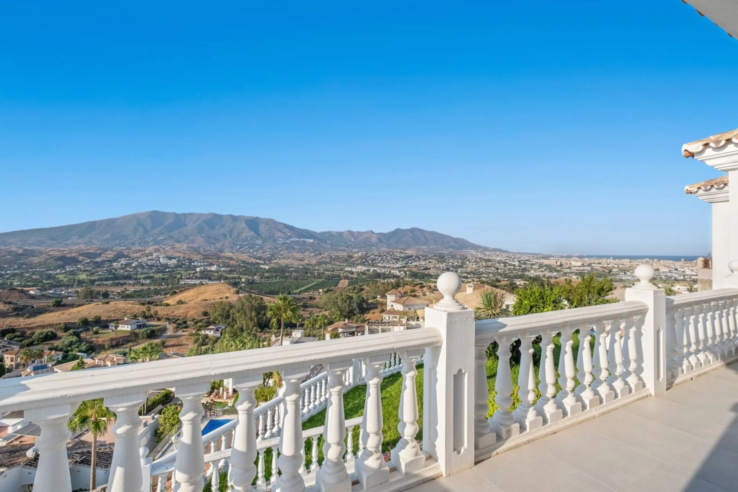Luxury Villa with Panoramic Views, Private Pool & Proven Rental Returns