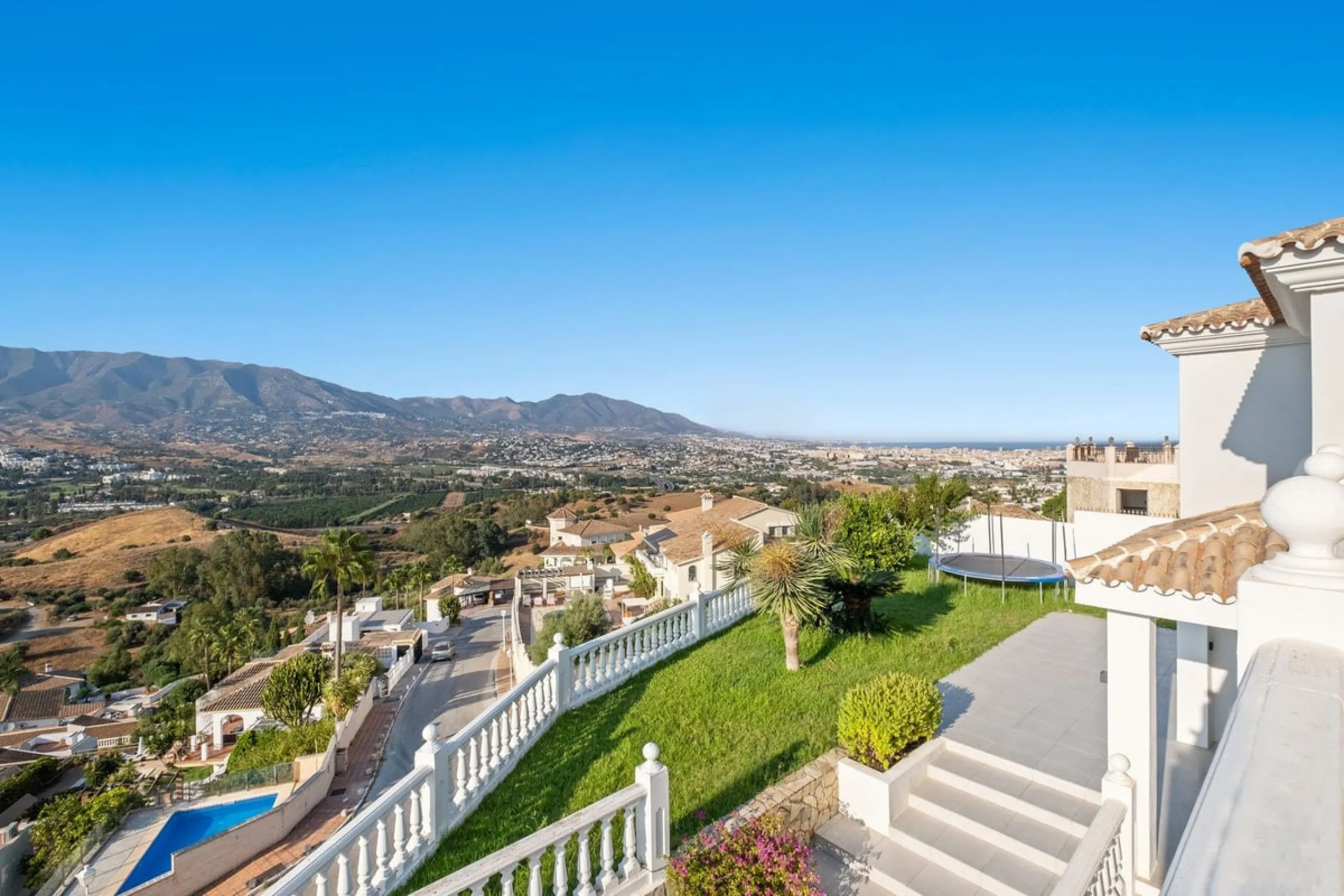 Luxury Villa with Panoramic Views, Private Pool & Proven Rental Returns
