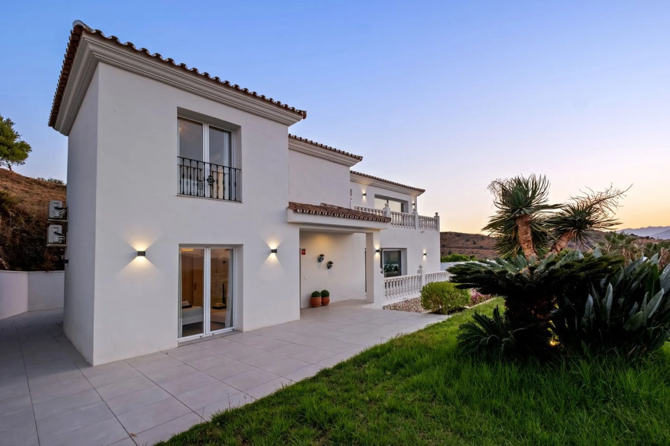 Luxury Villa with Panoramic Views, Private Pool & Proven Rental Returns