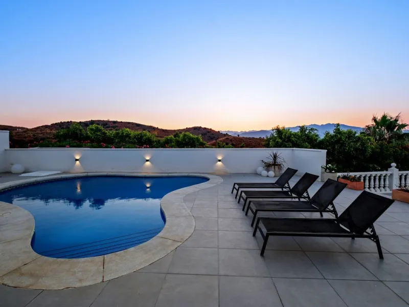 Luxury Villa with Panoramic Views, Private Pool & Proven Rental Returns