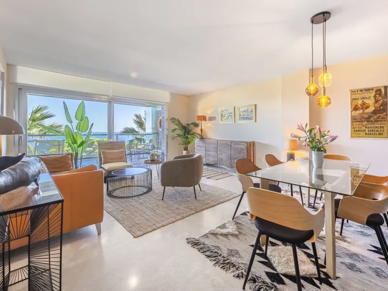 This 3-bedroom, 3-bathroom apartment boasts a stunning 30m² terrace with panoramic sea views. The apartment is very well-maintained, fully furnished, and features underfloor heating, which is very useful during the winter months.