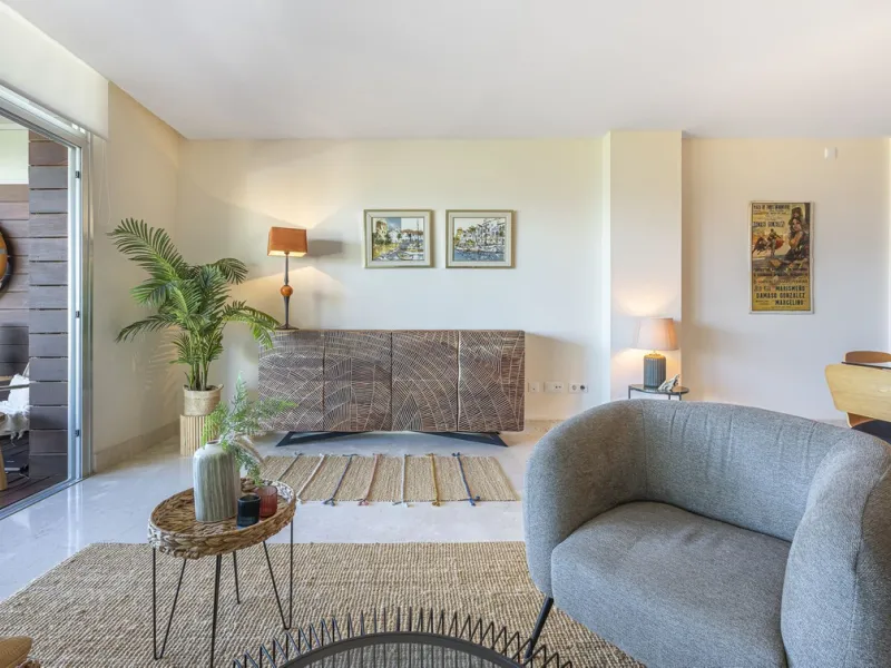 This 3-bedroom, 3-bathroom apartment boasts a stunning 30m² terrace with panoramic sea views. The apartment is very well-maintained, fully furnished, and features underfloor heating, which is very useful during the winter months.