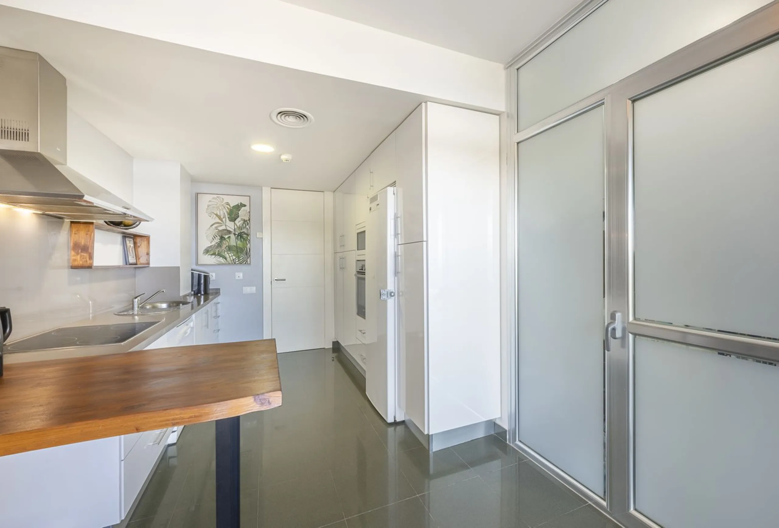 This 3-bedroom, 3-bathroom apartment boasts a stunning 30m² terrace with panoramic sea views. The apartment is very well-maintained, fully furnished, and features underfloor heating, which is very useful during the winter months.