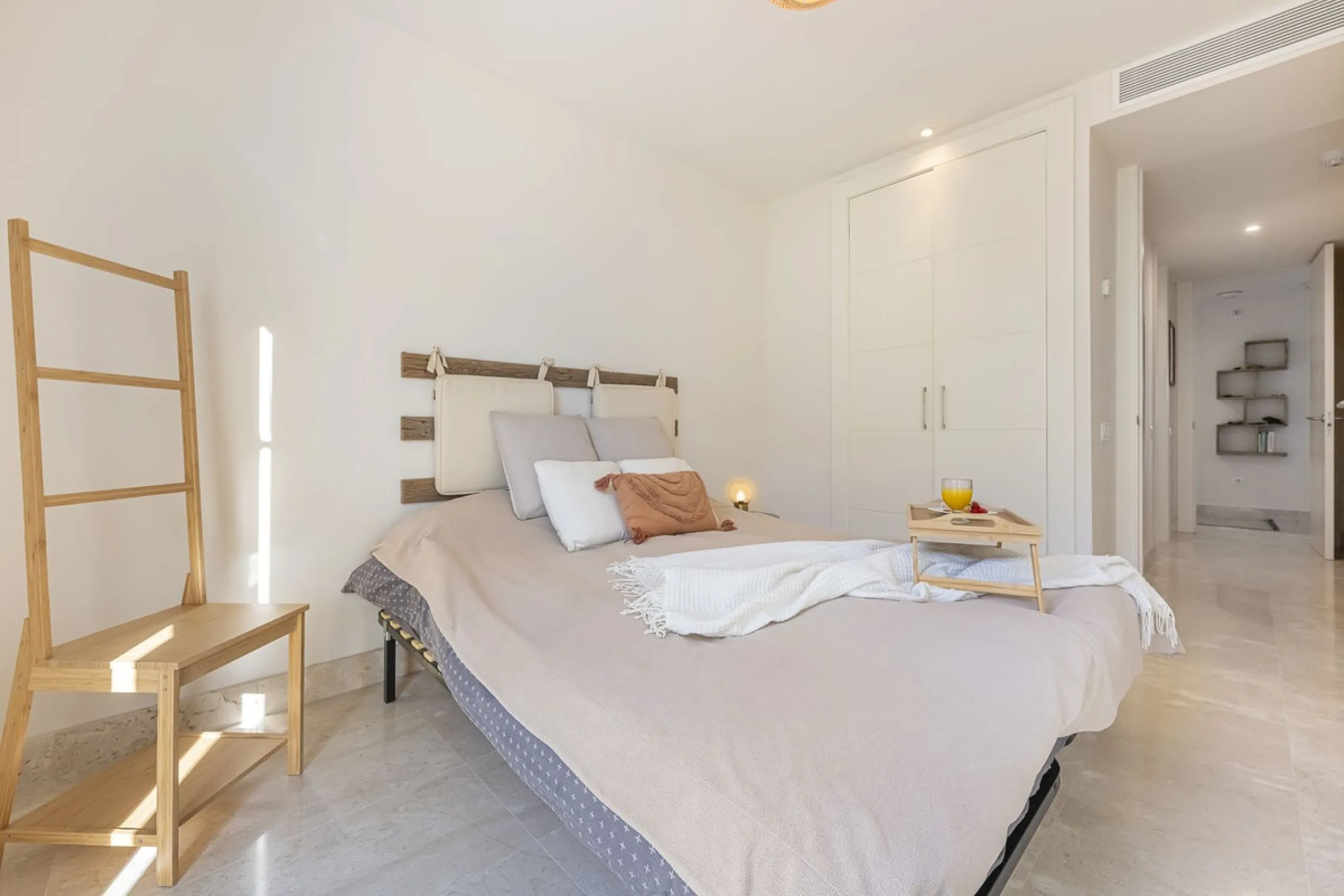 This 3-bedroom, 3-bathroom apartment boasts a stunning 30m² terrace with panoramic sea views. The apartment is very well-maintained, fully furnished, and features underfloor heating, which is very useful during the winter months.
