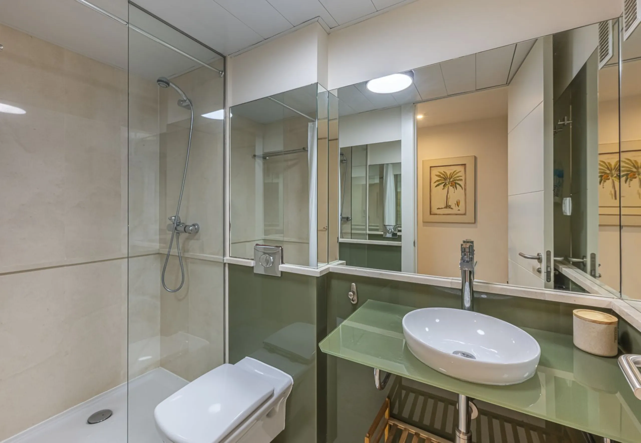 This 3-bedroom, 3-bathroom apartment boasts a stunning 30m² terrace with panoramic sea views. The apartment is very well-maintained, fully furnished, and features underfloor heating, which is very useful during the winter months.