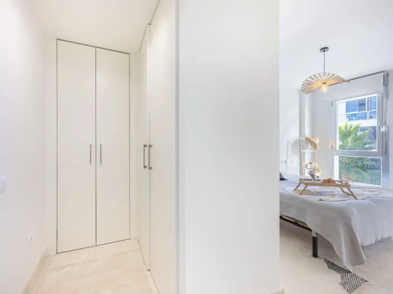 This 3-bedroom, 3-bathroom apartment boasts a stunning 30m² terrace with panoramic sea views. The apartment is very well-maintained, fully furnished, and features underfloor heating, which is very useful during the winter months.