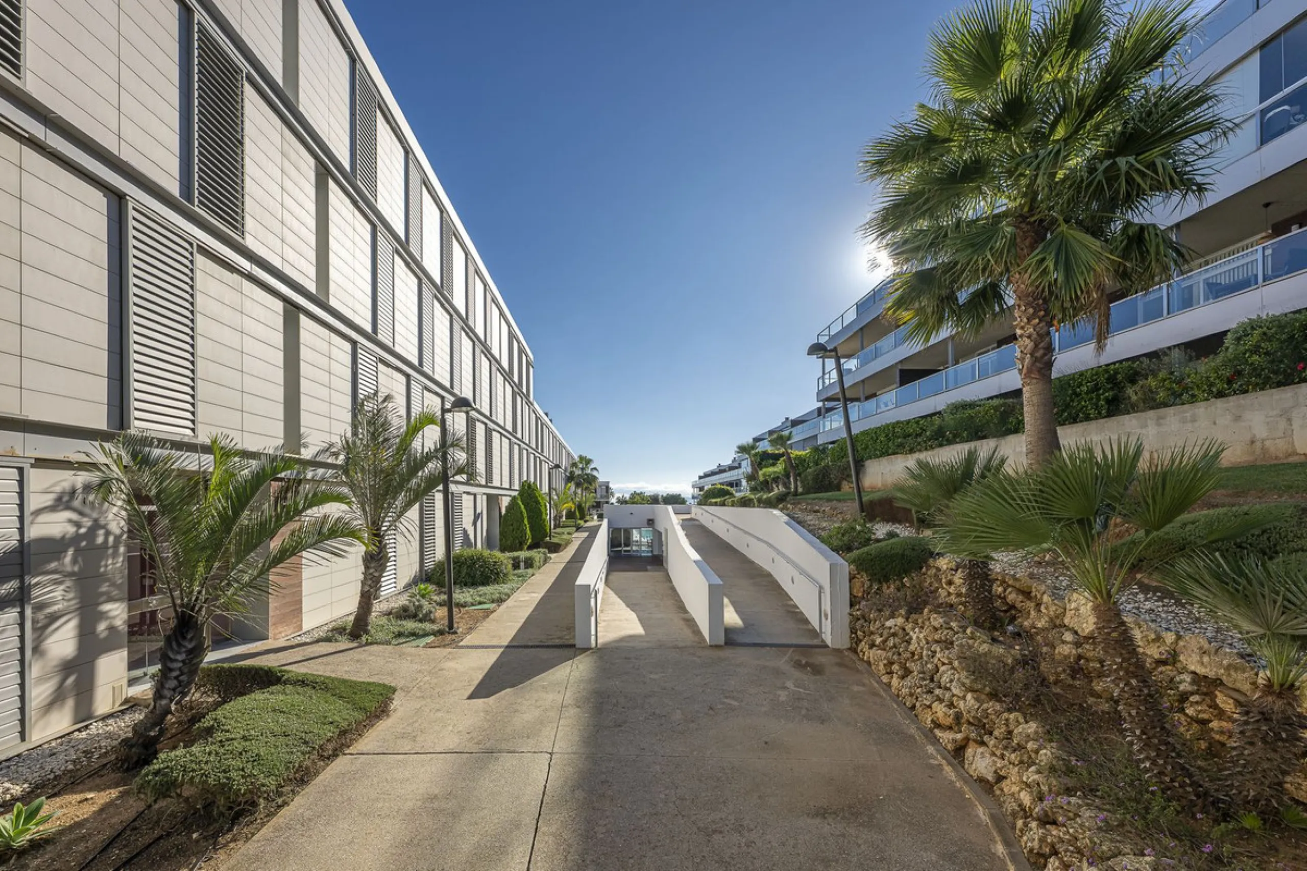 This 3-bedroom, 3-bathroom apartment boasts a stunning 30m² terrace with panoramic sea views. The apartment is very well-maintained, fully furnished, and features underfloor heating, which is very useful during the winter months.