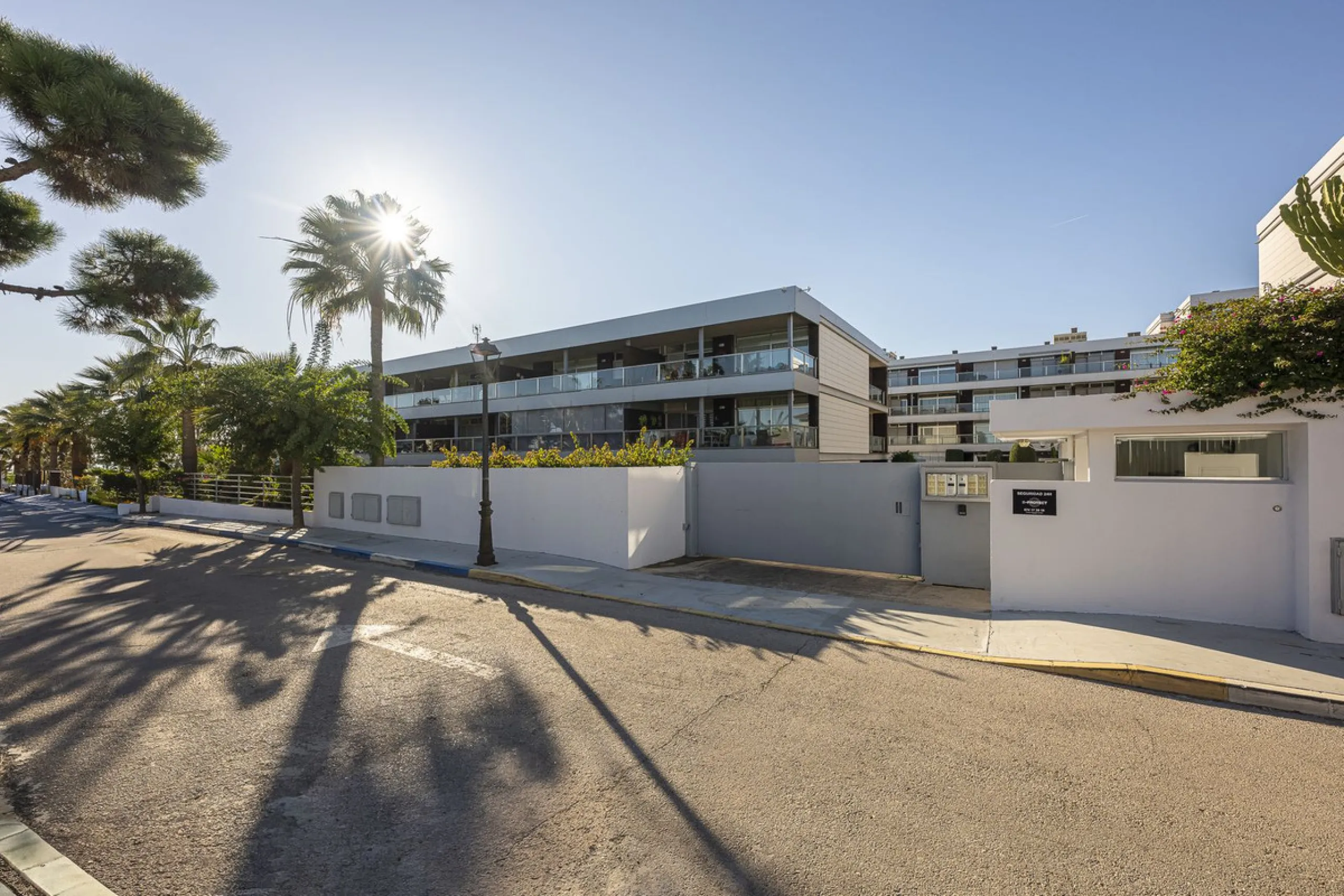 This 3-bedroom, 3-bathroom apartment boasts a stunning 30m² terrace with panoramic sea views. The apartment is very well-maintained, fully furnished, and features underfloor heating, which is very useful during the winter months.