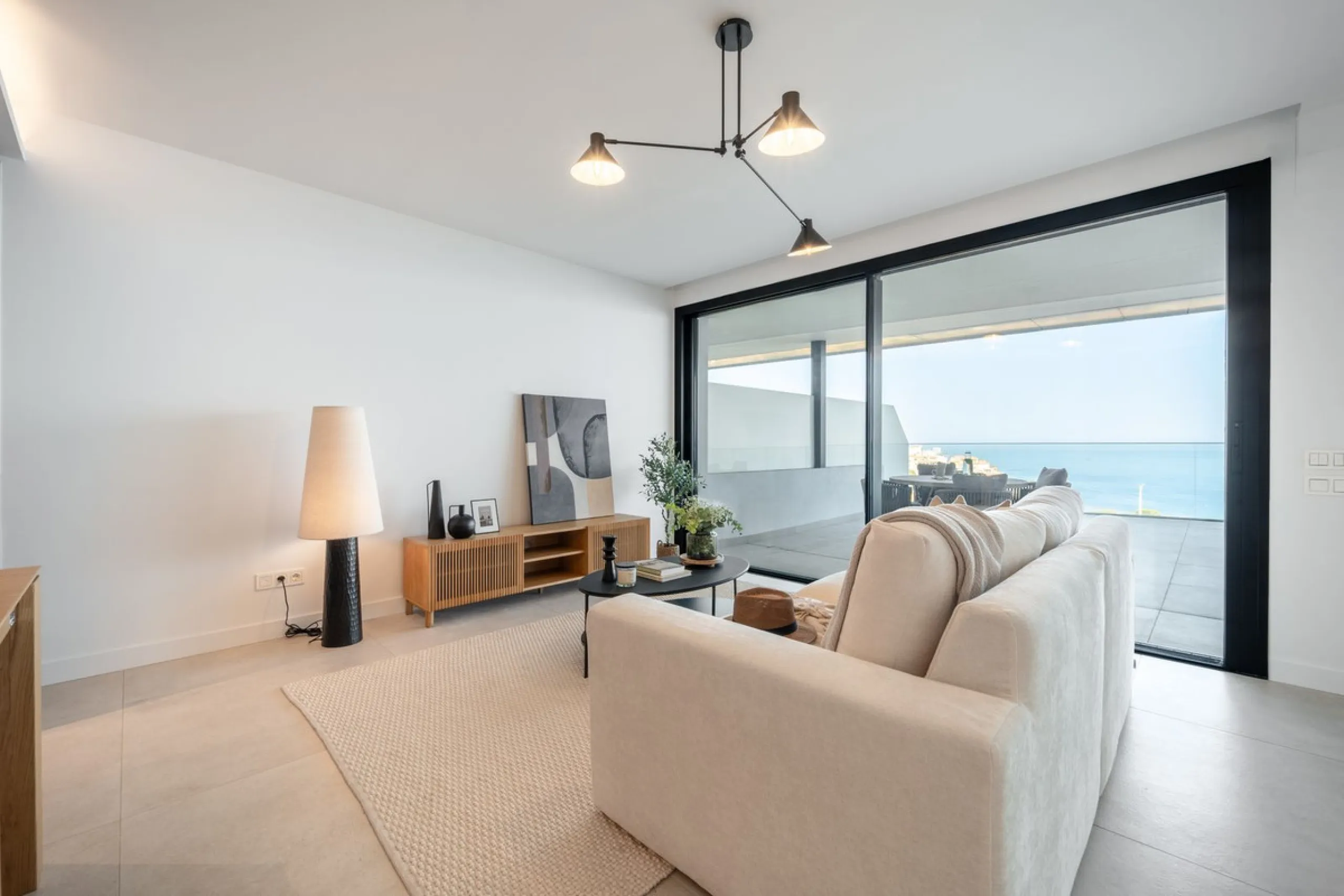 Newly completed luxury residence in Reserva del Higuerón – €1,150,000 – ready for immediate viewing!